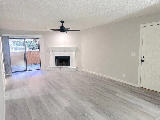 Building Photo - 3031 N Civic Center Plaza