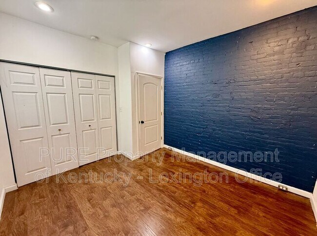 Building Photo - 611 N Broadway