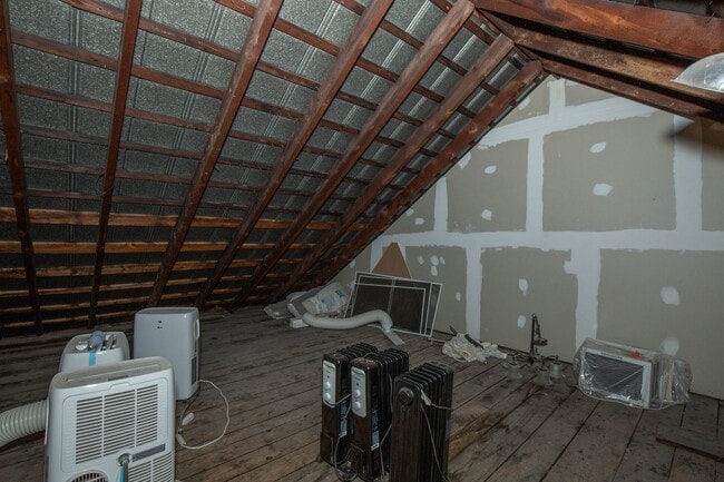 Building Photo - 2 Bedroom, 1.5 Bath, Duplex in Historic Martinsburg, WV