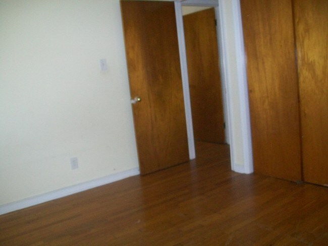 Building Photo - 3919 Redstone Dr
