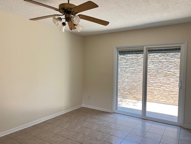 Building Photo - 2305 Western Trails Blvd