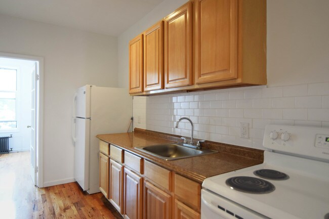 Building Photo - 1874 Harman St