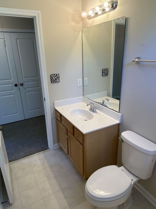 Building Photo - 2 story, 3 Bedroom Corner Lot Home in Corn...