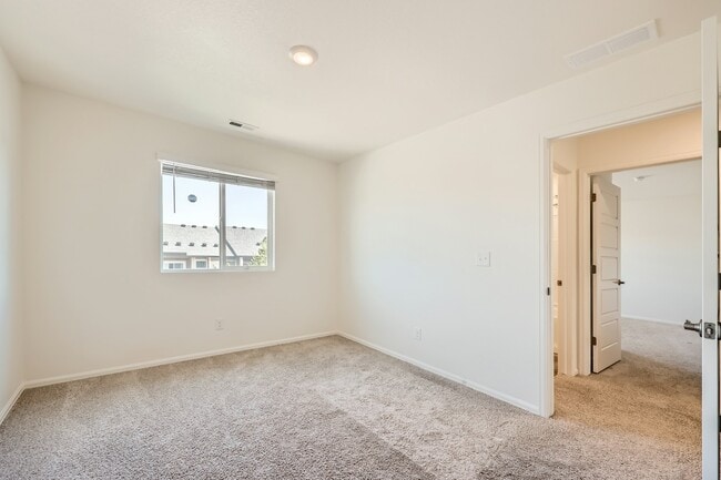 Building Photo - 11791 Lovegrass Dr