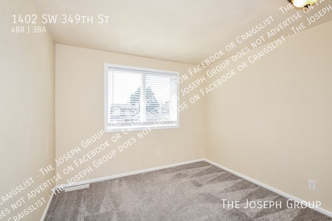 Building Photo - 1402 SW 349th St
