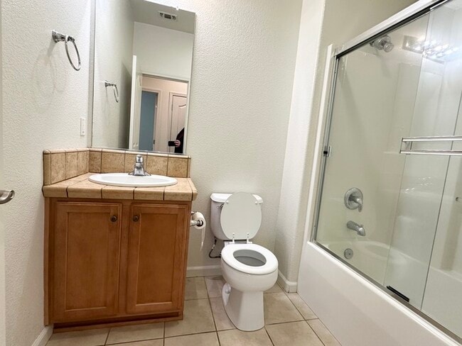 Building Photo - Spacious 3 bedroom 2 bath home in Rancho Cordova!!