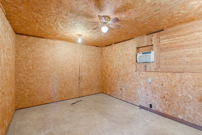 Building Photo - Well-Kept Home in Crosby Park Estates