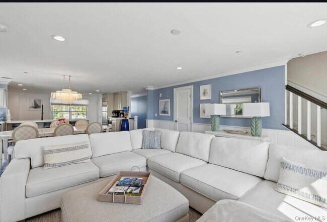 Building Photo - 34 Village Green Dr