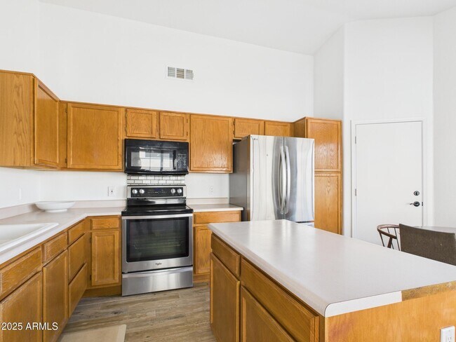 Building Photo - 7125 W La Senda Dr