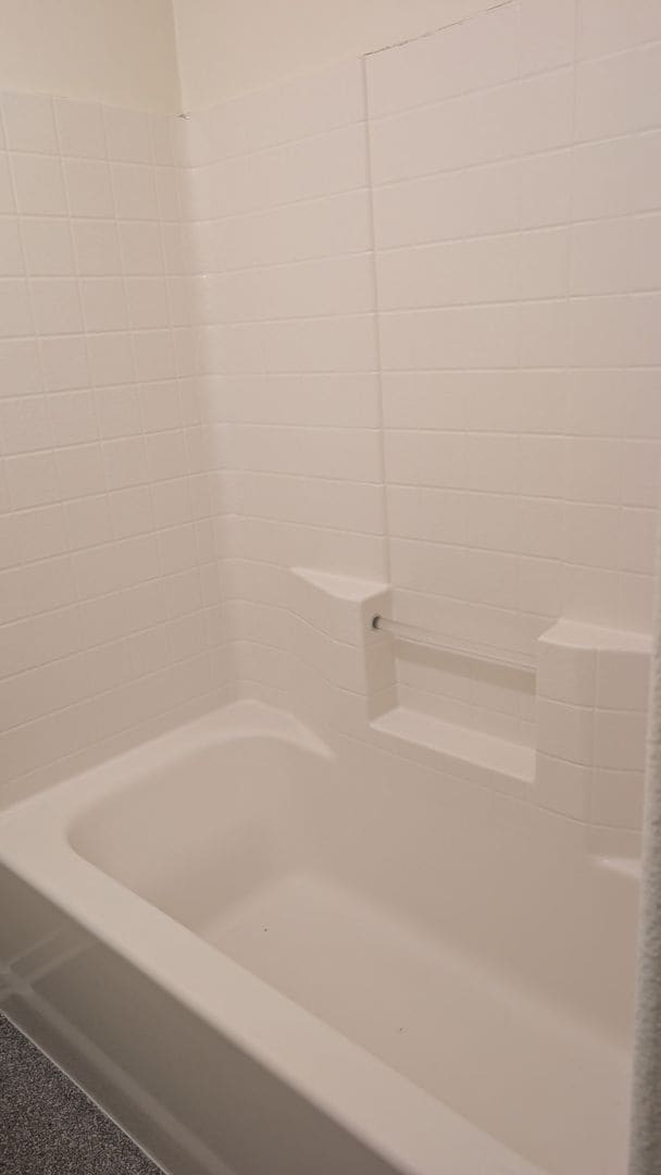 Building Photo - Beautiful 3 bedroom/1 bath in gated community. Call or come by to view!