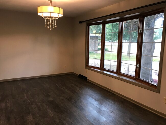 Building Photo - 412 Colby Ct