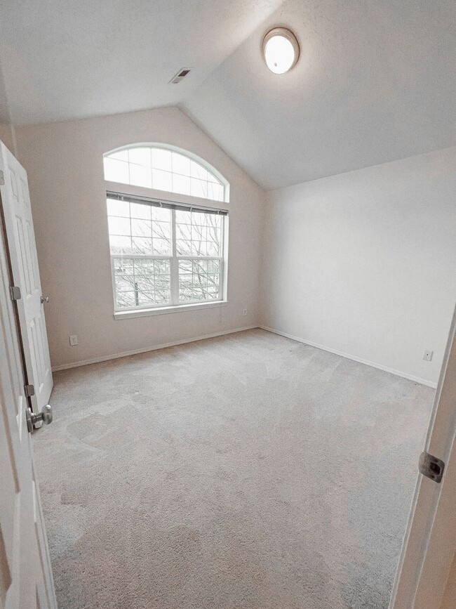 Building Photo - 15467 Brianne Ct