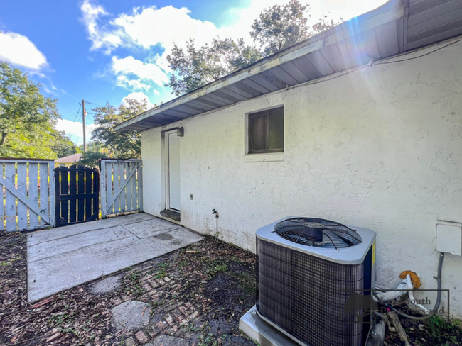 Building Photo - 124 Rosalynn Cir