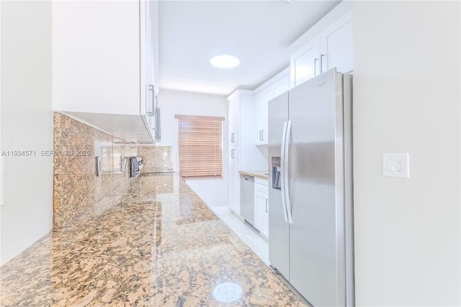 Building Photo - 5145 SW 140th Pl