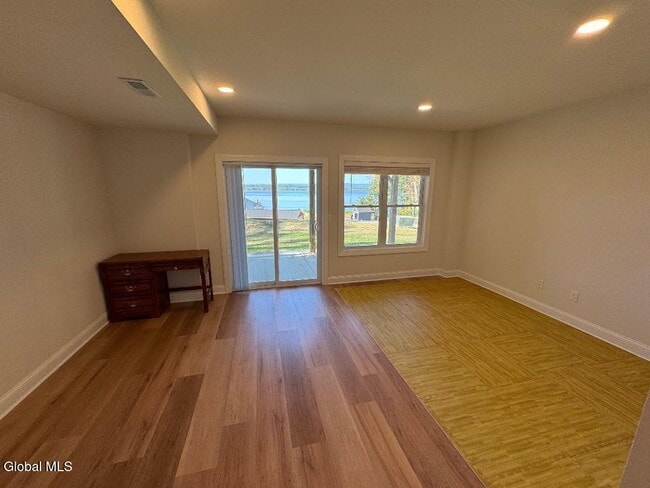 Building Photo - 546 NY-9P