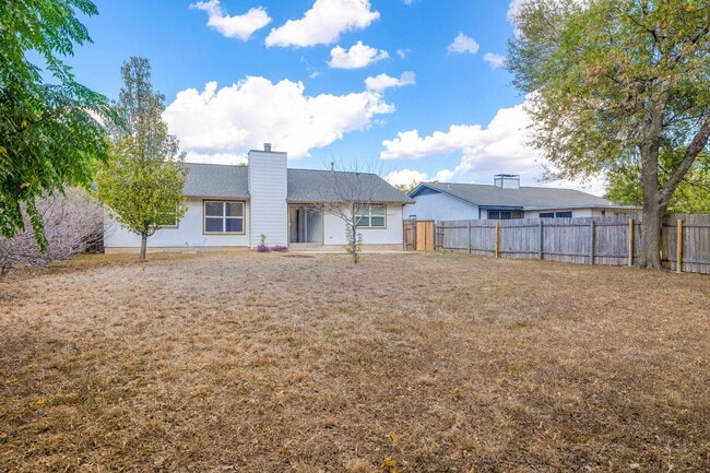 Building Photo - 2201 Singletree Ave