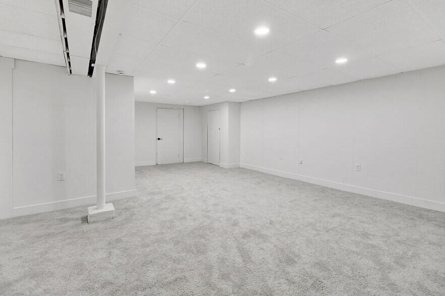 Building Photo - 5946 Sunridge Dr