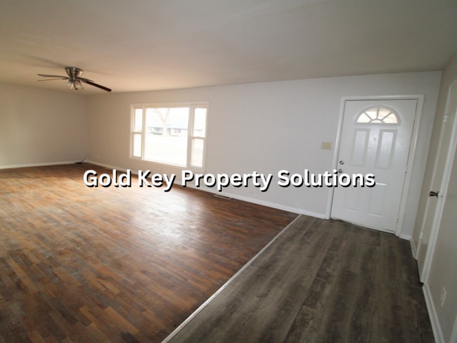 Building Photo - Huge 5 BR 2 Full Bath House with Central Air (Section 8 Approved)