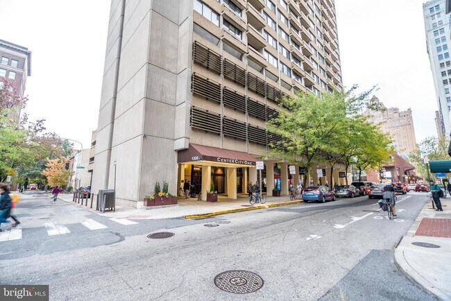 Building Photo - 1326 Spruce St