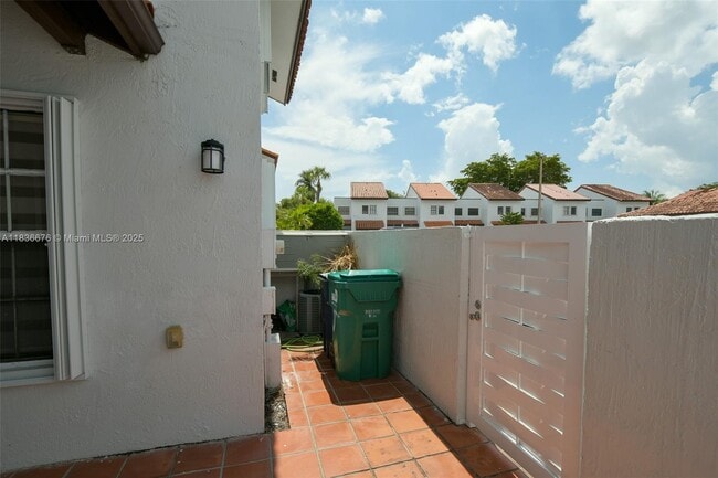 Building Photo - 6211 SW 138th Ct
