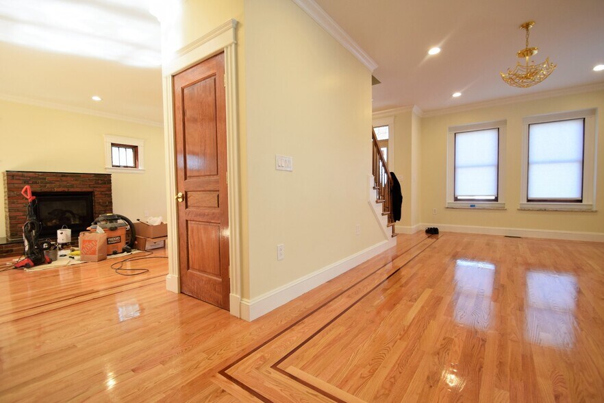 Building Photo - 44 Gerrish St