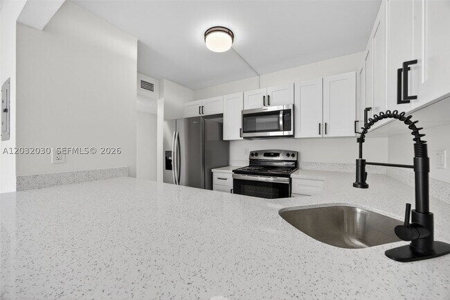 Building Photo - 800 SW 104th Ct