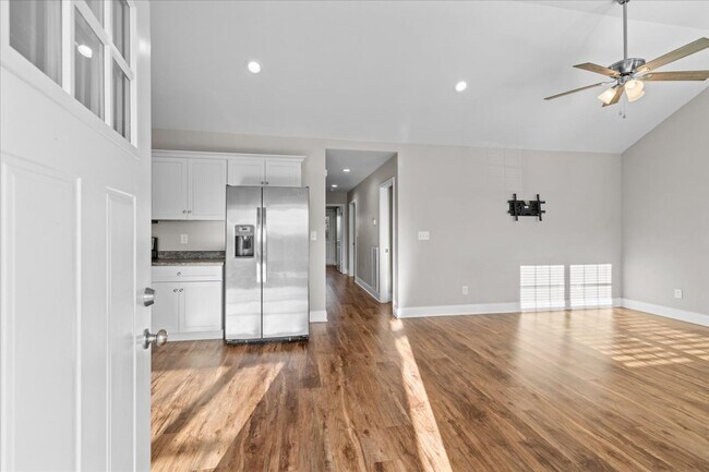 Building Photo - Pristine 3 Bed 2 Bath Home in Dalton