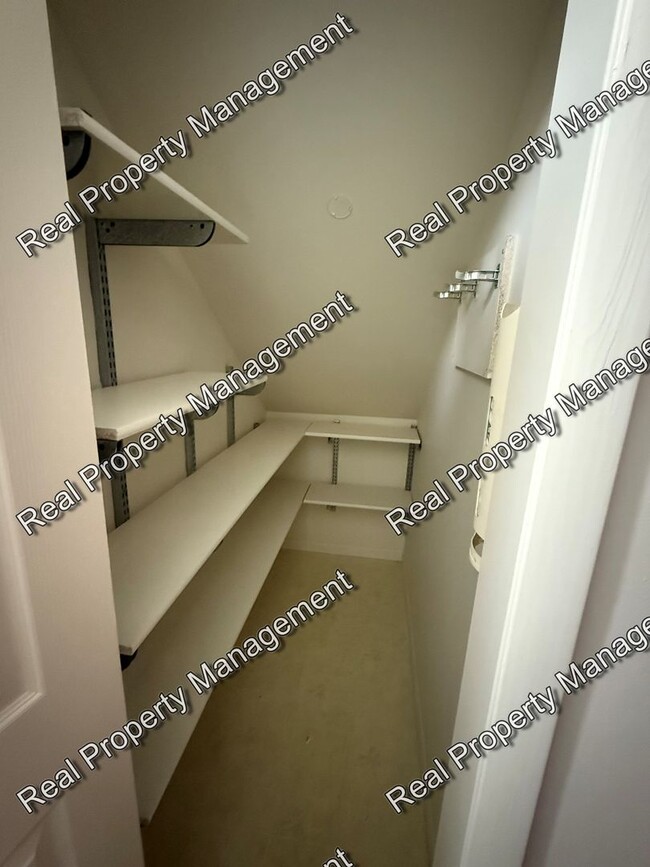 Building Photo - Large Three Bedroom Crown Point Duplex