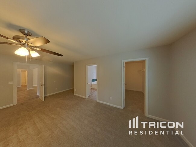 Building Photo - 455 Abbey Pl
