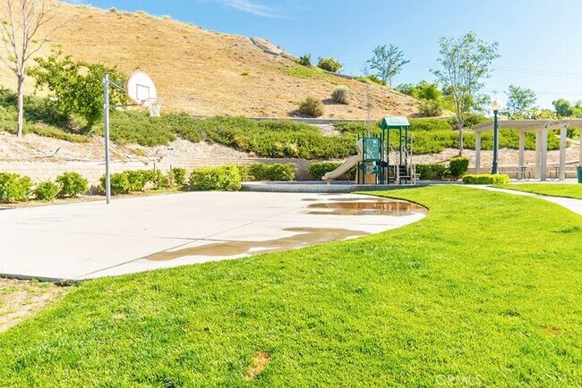 Building Photo - 28032 Catherine Dr
