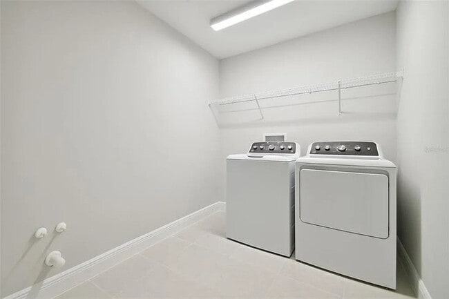 Building Photo - Hawkstone Gem (Welcome to this spacious 5-...