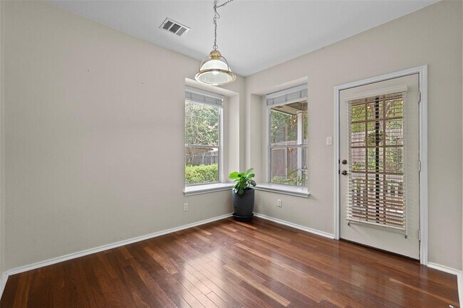 Building Photo - 2310 Sweet Clover Dr