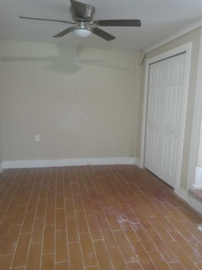 Building Photo - 1323 Lamar St