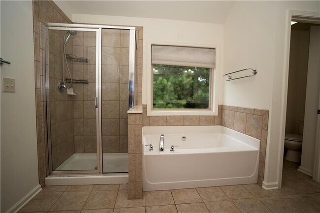 Building Photo - 2412 Harpers Way