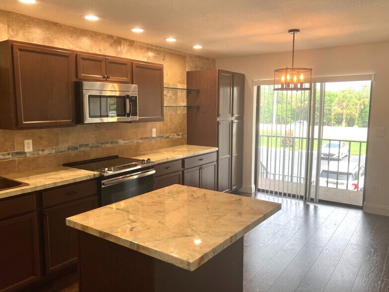 Building Photo - 5428 Swift Rd