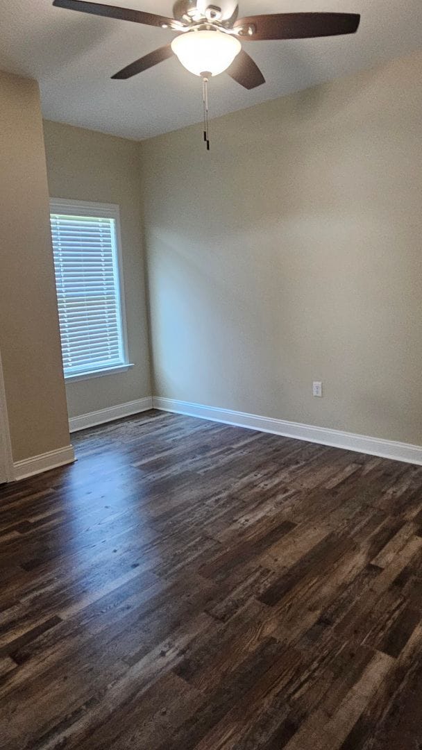 Building Photo - Knights Landing four bedroom home