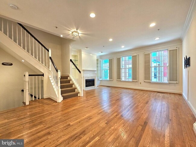 Building Photo - 315 Hearthstone Mews