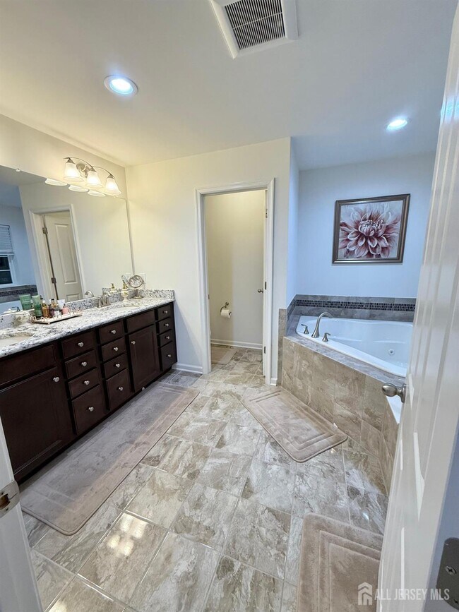 Building Photo - 39 Periwinkle Dr