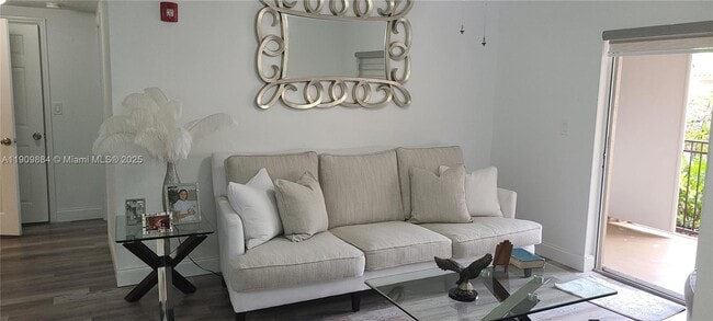 Building Photo - 220 SW 116th Ave