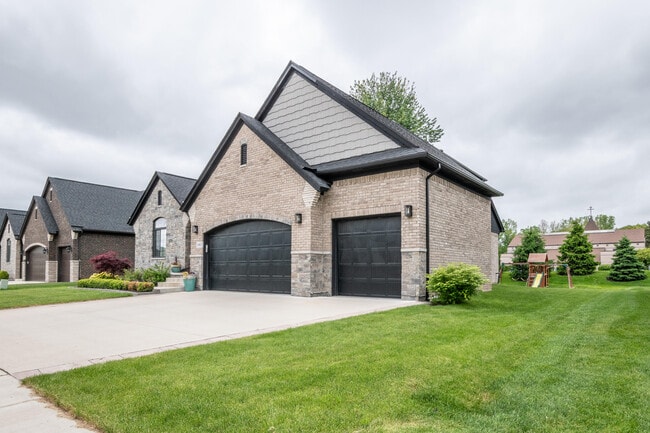 Building Photo - 1061 Birkshire Ridge