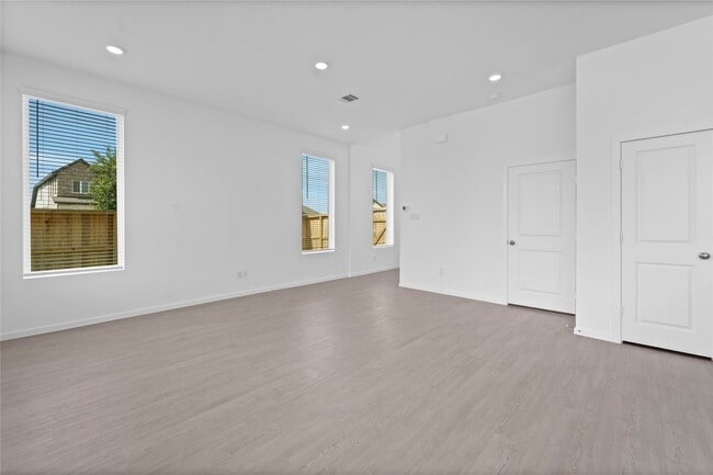 Building Photo - 6415 Laguna Terra Dr