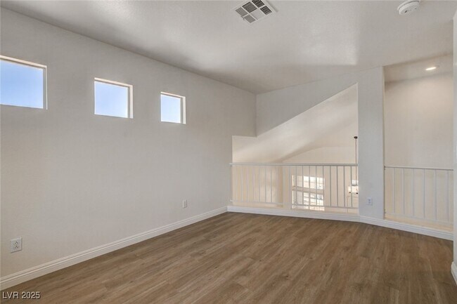 Building Photo - 1441 Iron Springs Dr
