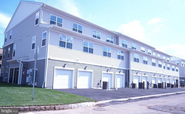 Building Photo - 116 Stoutsburg Blvd