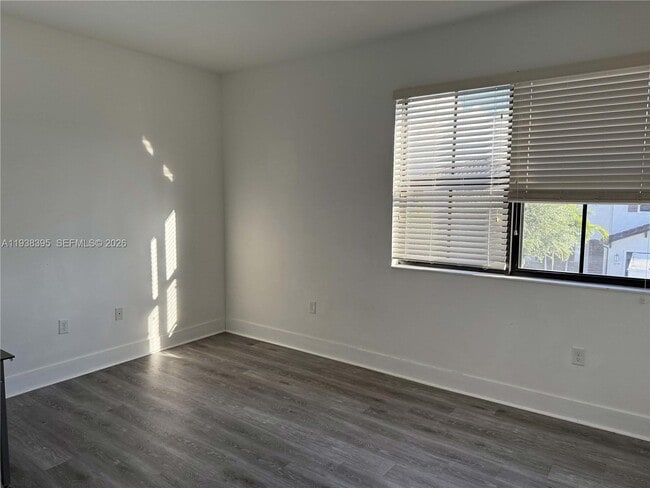 Building Photo - 3299 W 96 Pl