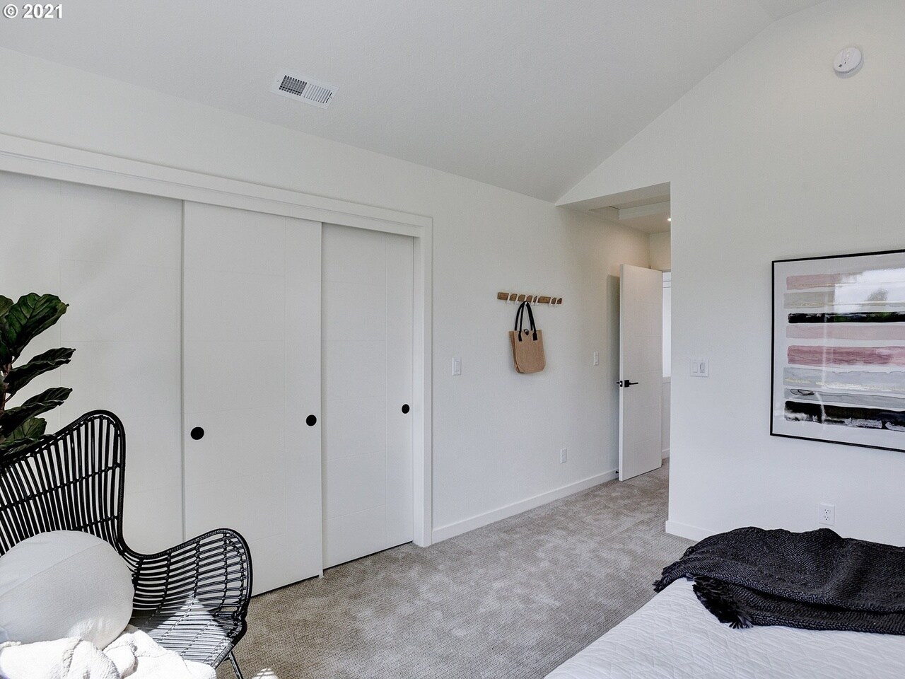 Building Photo - 3958 SE Gladstone St