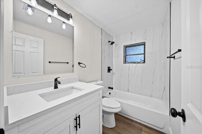 Building Photo - 21224 Quesada Ave