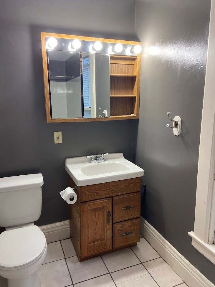 Building Photo - 710 S Park St