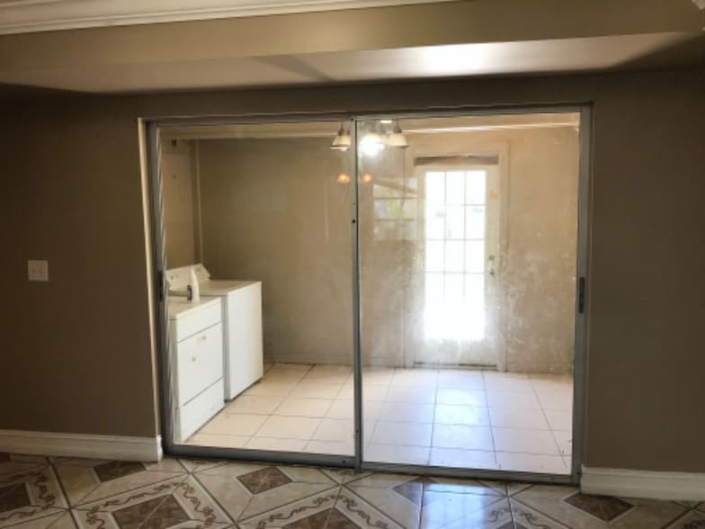 Building Photo - 4911 Catalina Dr