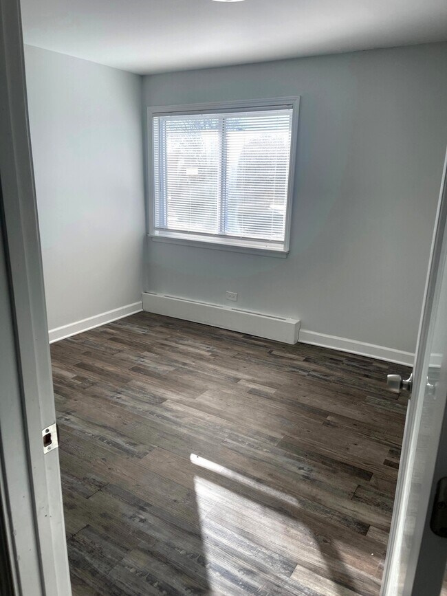 Building Photo - 287 8th St