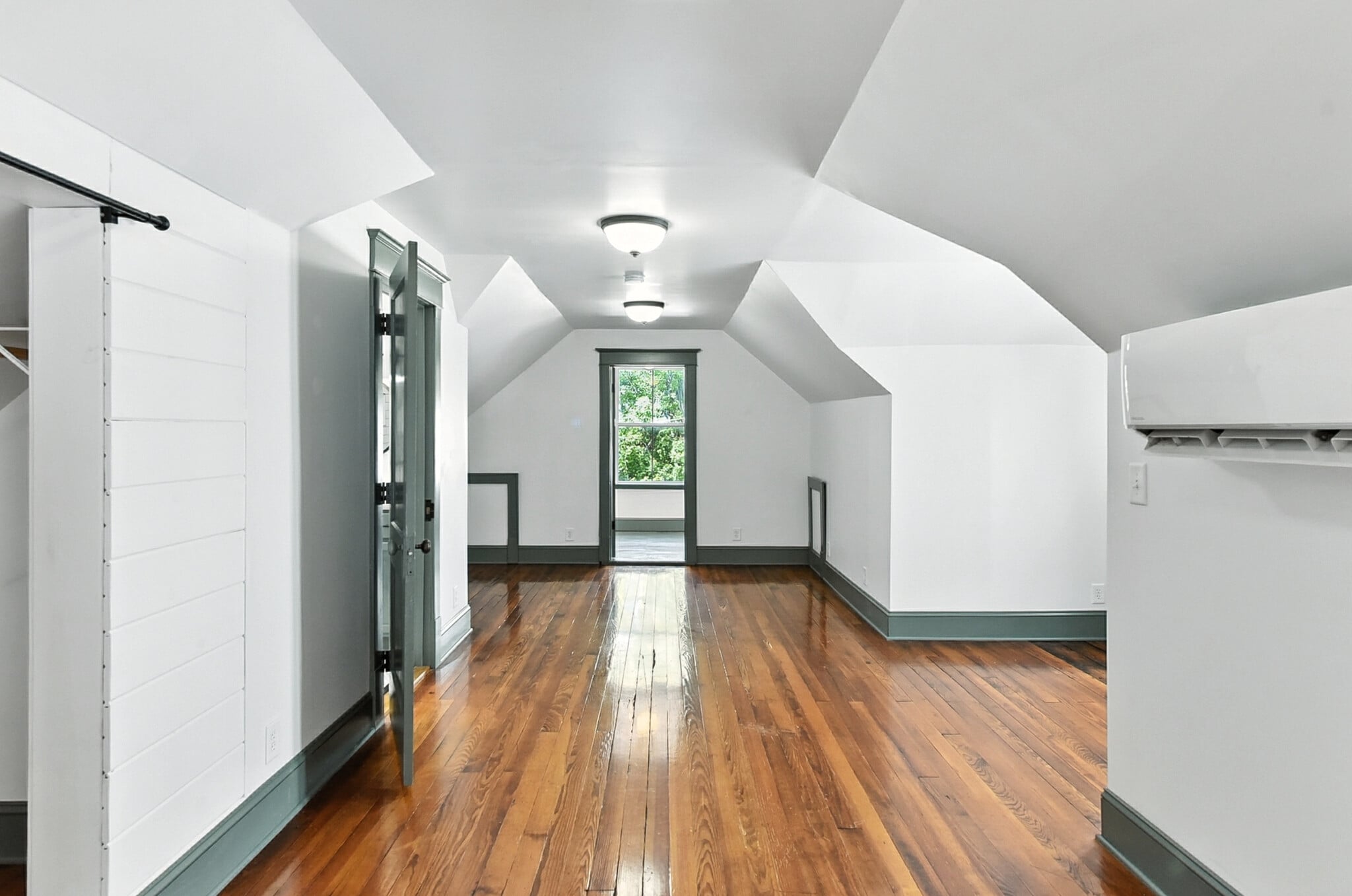 Building Photo - 2965 Harris Street